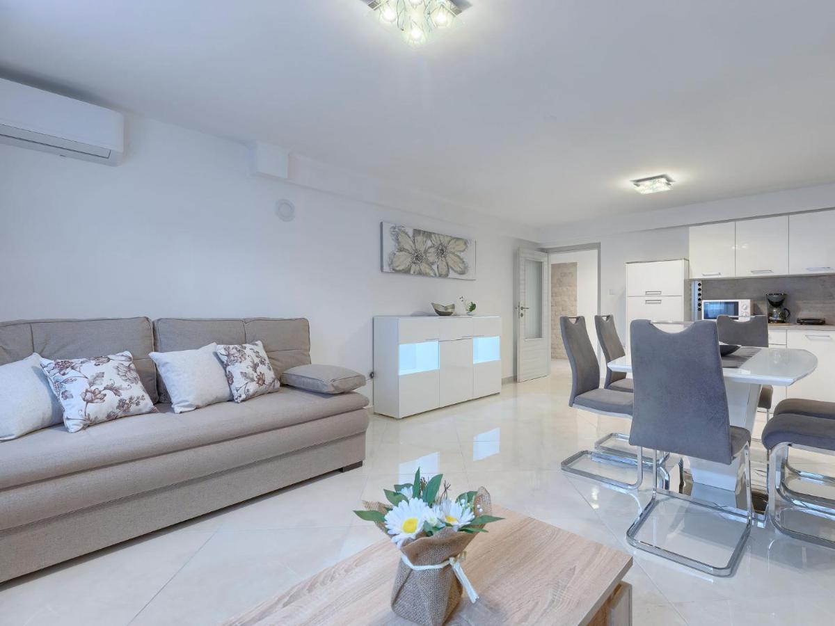 Meden By Interhome Galizana
